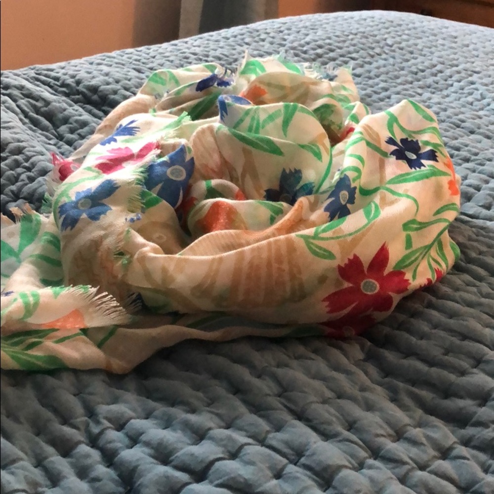 NWOT Old Navy Spring Scarf